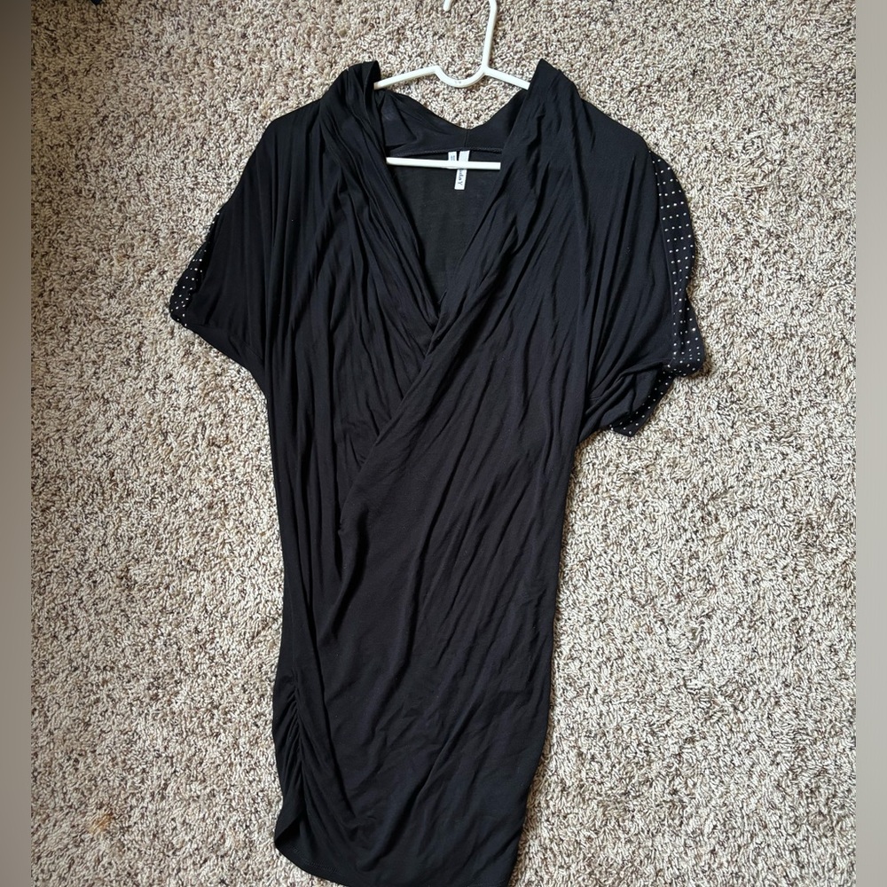 Xs but fits like a flowy small/medium black dress